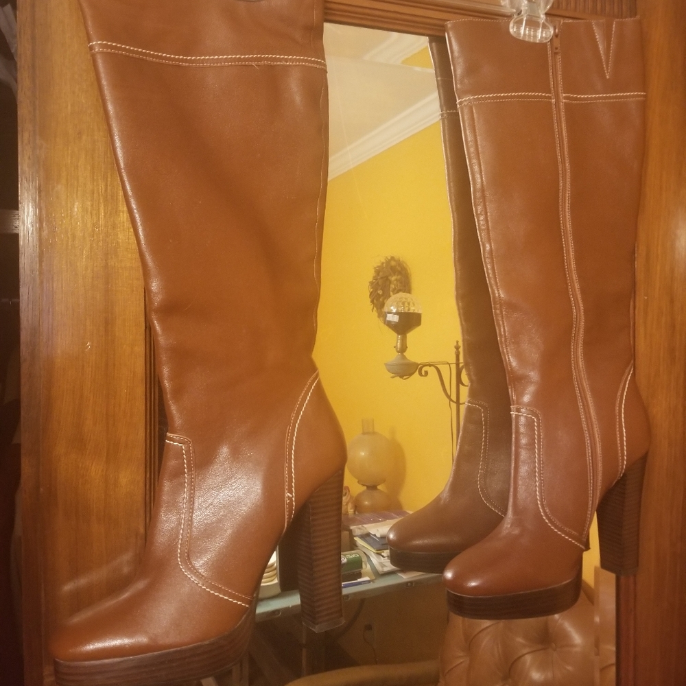 Colin Stuart leather knee high heeled boots size 9